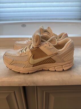 Nike Vomero 5  Cream/Tan